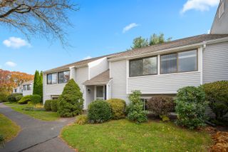 102 Brookwood Drive APT B, Rocky Hill, CT 06067