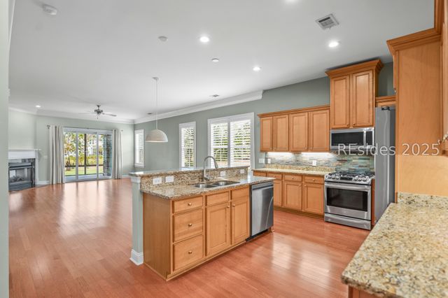 240 Garden Row Dr N, Hardeeville, SC 29927