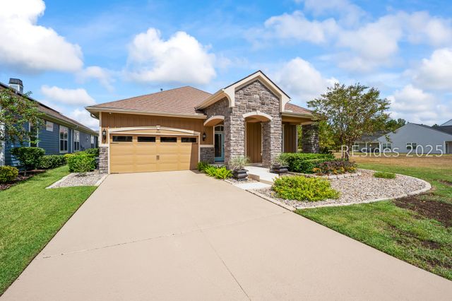 240 Garden Row Dr N, Hardeeville, SC 29927