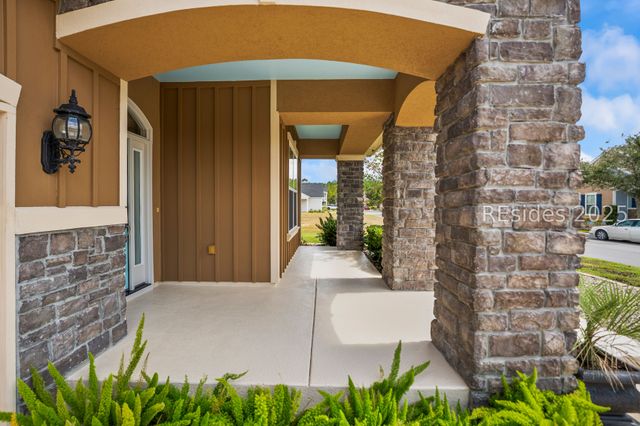 240 Garden Row Dr N, Hardeeville, SC 29927