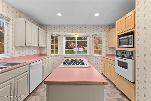 3088 W FAIRWAY DR, Coeur D'alene, ID 83815