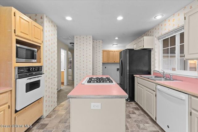 3088 W FAIRWAY DR, Coeur D'alene, ID 83815