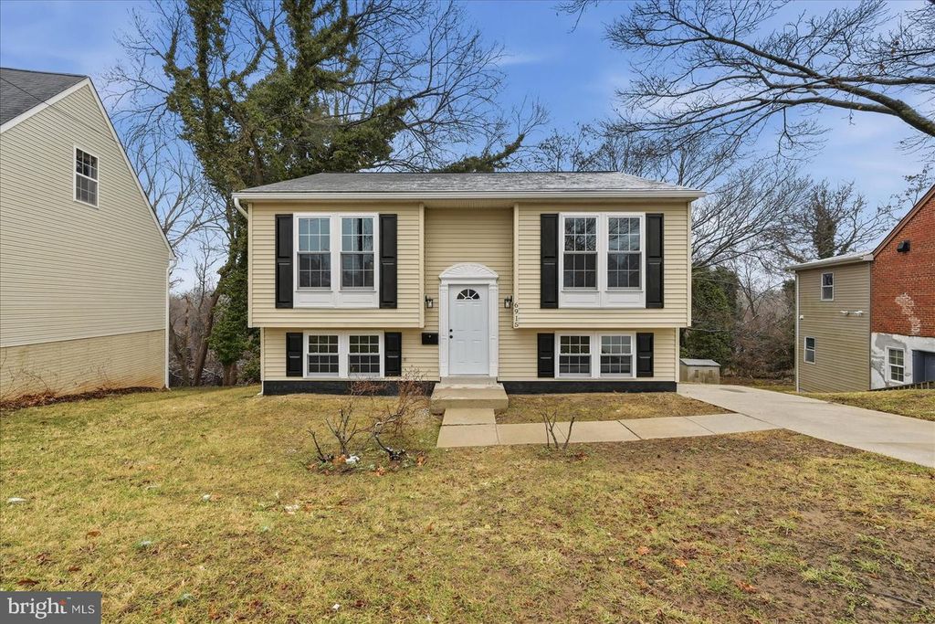 6915 ADEL ST, Capitol Heights, MD 20743