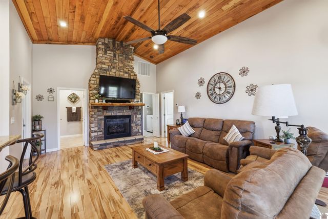 1730 Liberty Rd, Murray, KY 42071
