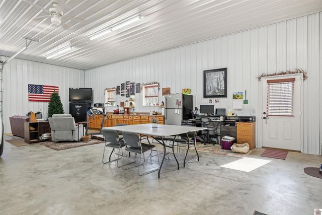 1730 Liberty Rd, Murray, KY 42071