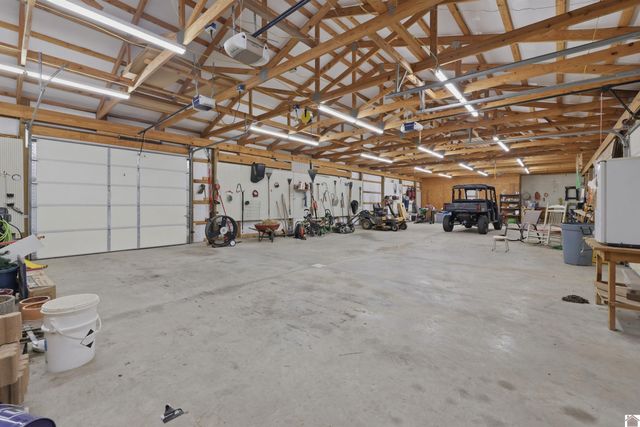 1730 Liberty Rd, Murray, KY 42071