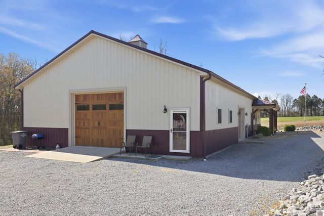 1730 Liberty Rd, Murray, KY 42071