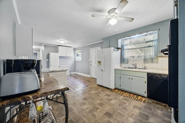 221 Charlemagne Blvd, Clarksville, TN 37042