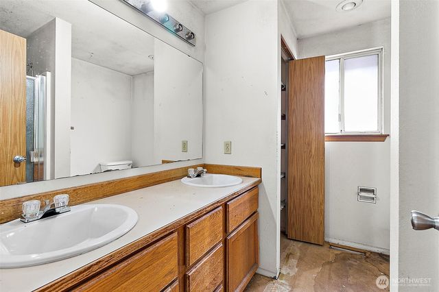1100 SW 3rd Place, Renton, WA 98057