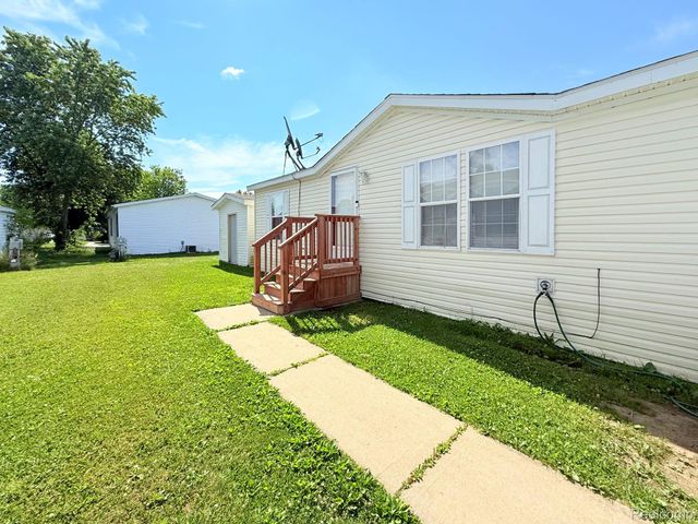 317 Scarlet Oak Lane, Augusta Charter Township, MI 48190