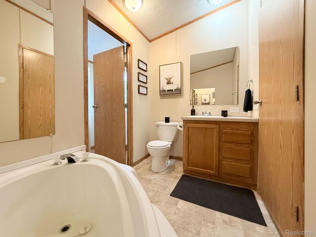 317 Scarlet Oak Lane, Augusta Charter Township, MI 48190