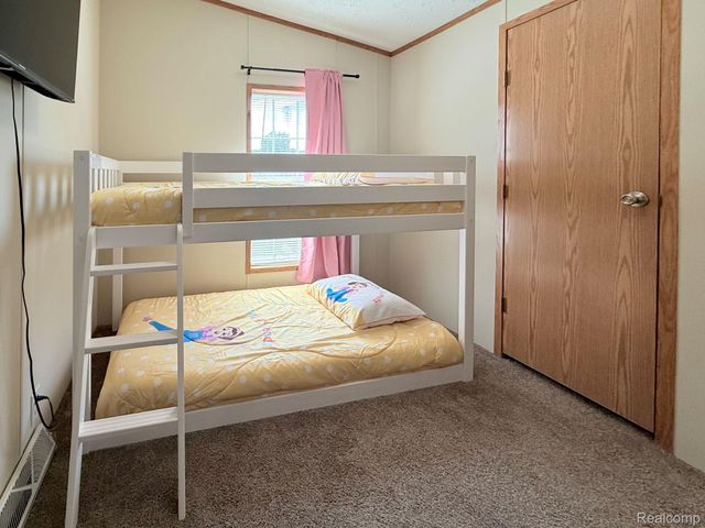 317 Scarlet Oak Lane, Augusta Charter Township, MI 48190