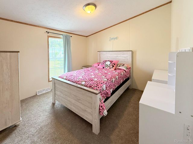 317 Scarlet Oak Lane, Augusta Charter Township, MI 48190