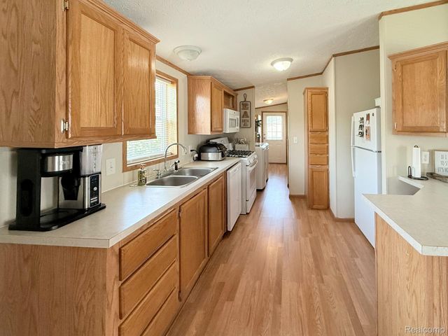 317 Scarlet Oak Lane, Augusta Charter Township, MI 48190