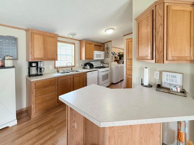 317 Scarlet Oak Lane, Augusta Charter Township, MI 48190