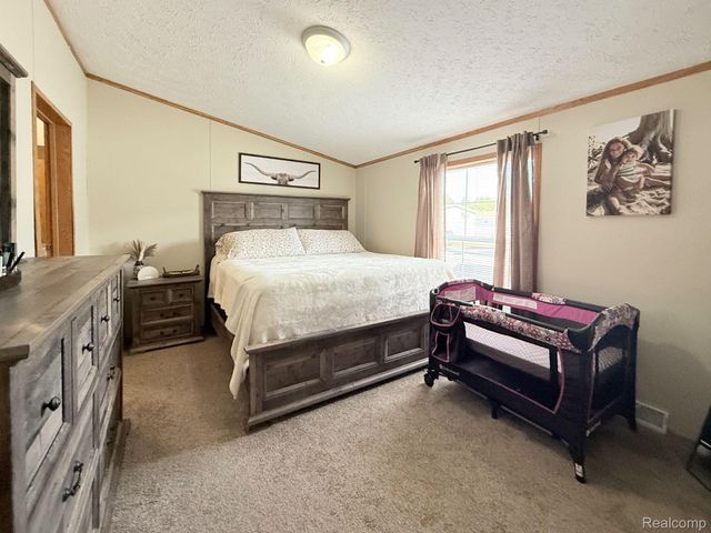 317 Scarlet Oak Lane, Augusta Charter Township, MI 48190