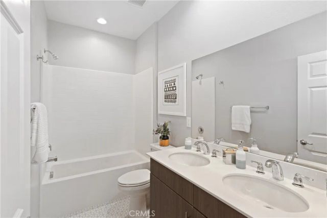 8927 Orangethorpe Avenue, Buena Park, CA 90621