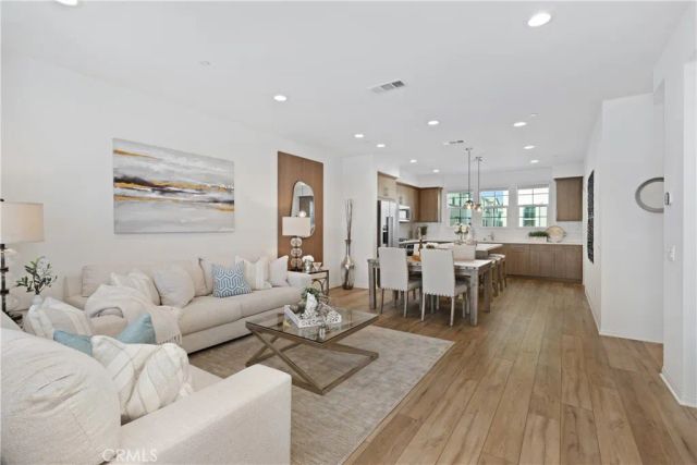 8927 Orangethorpe Avenue, Buena Park, CA 90621