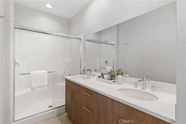 8927 Orangethorpe Avenue, Buena Park, CA 90621