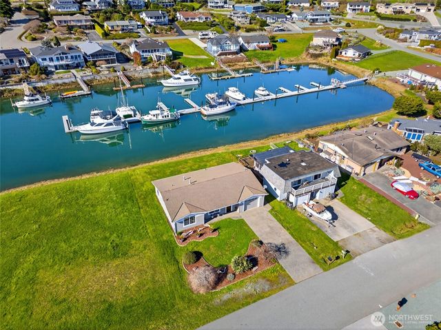 2227 Mariners Way, Oak Harbor, WA 98277