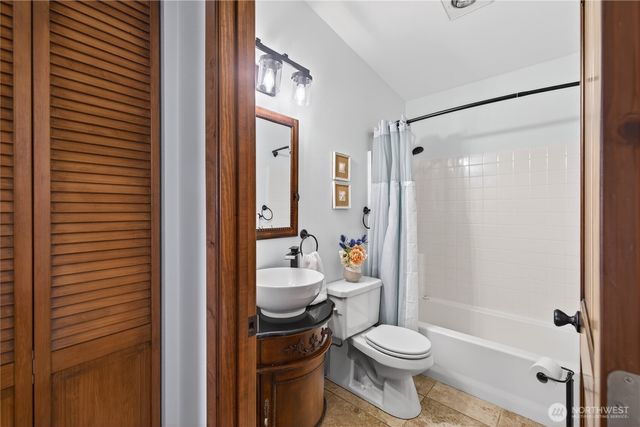 2227 Mariners Way, Oak Harbor, WA 98277