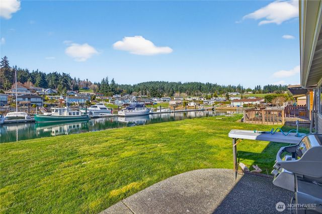 2227 Mariners Way, Oak Harbor, WA 98277