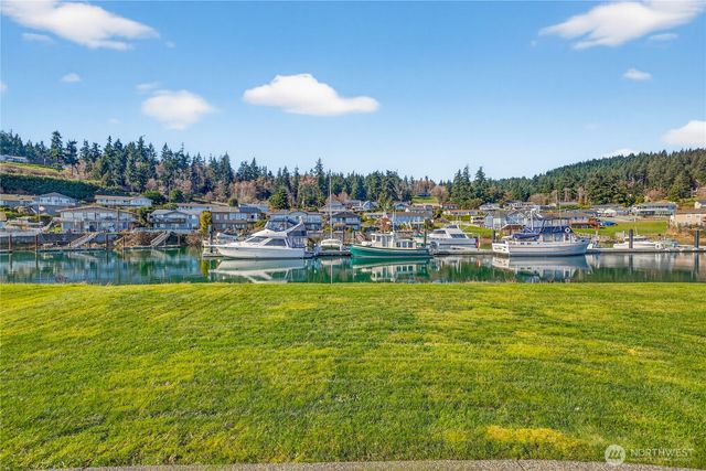 2227 Mariners Way, Oak Harbor, WA 98277