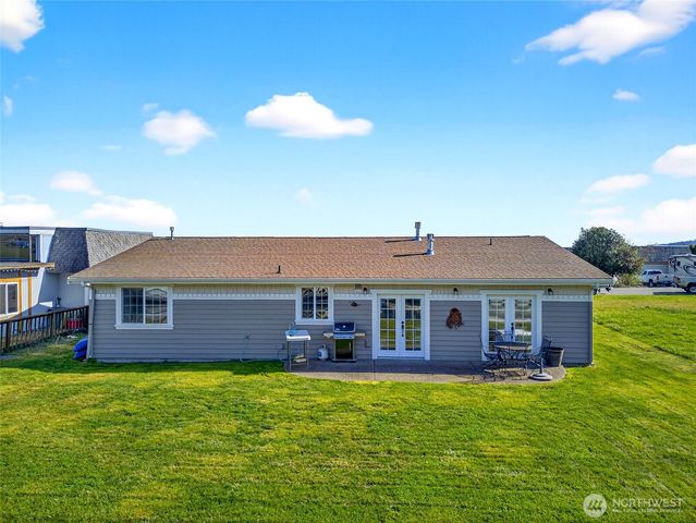 2227 Mariners Way, Oak Harbor, WA 98277