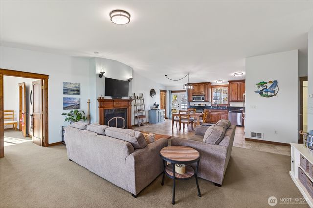 2227 Mariners Way, Oak Harbor, WA 98277