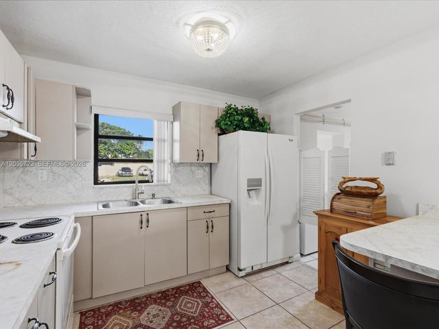16621 SW 102nd Avenue, Miami, FL 33157