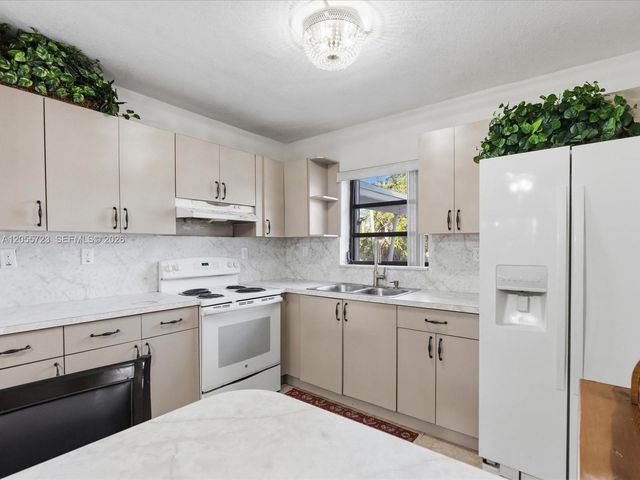 16621 SW 102nd Avenue, Miami, FL 33157