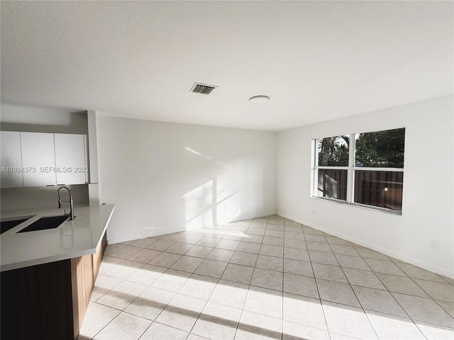 11378 NW 72nd Ter, Doral, FL 33178