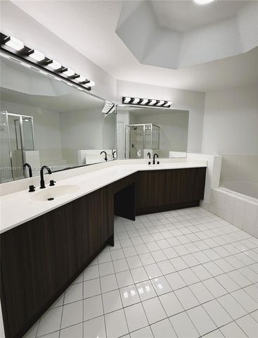 11378 NW 72nd Ter, Doral, FL 33178