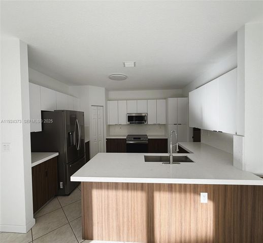 11378 NW 72nd Ter, Doral, FL 33178