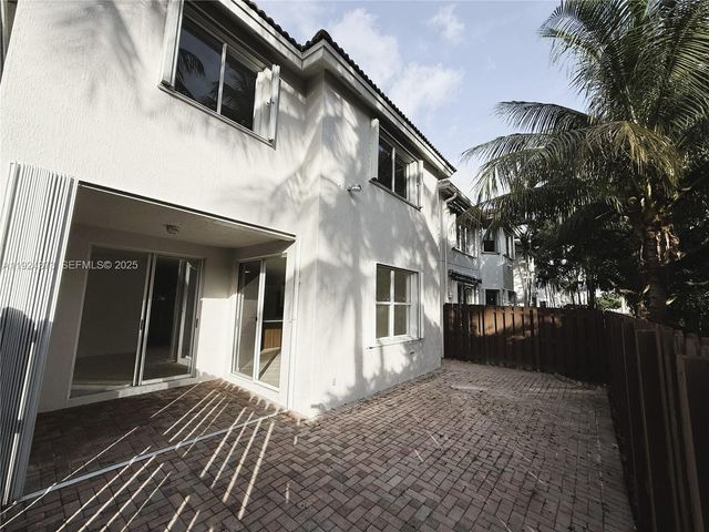 11378 NW 72nd Ter, Doral, FL 33178