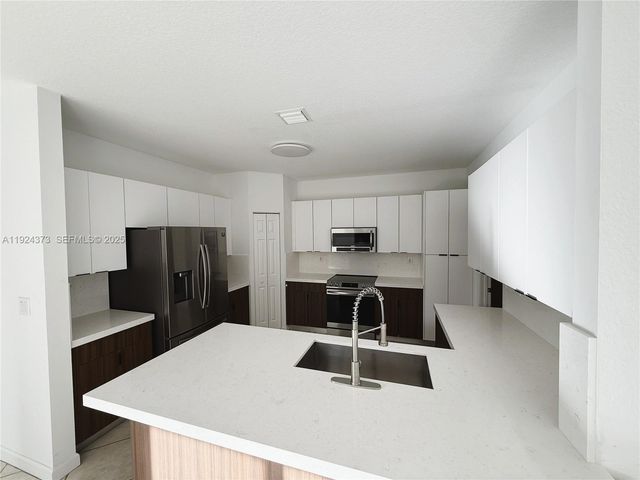 11378 NW 72nd Ter, Doral, FL 33178