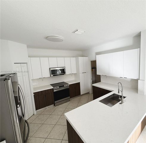 11378 NW 72nd Ter, Doral, FL 33178