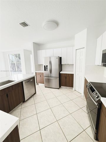 11378 NW 72nd Ter, Doral, FL 33178