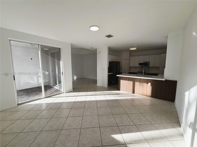 11378 NW 72nd Ter, Doral, FL 33178