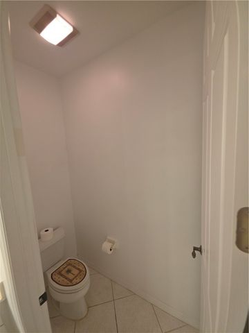 417 Pineapple Square SW 417, Vero Beach, FL 32962