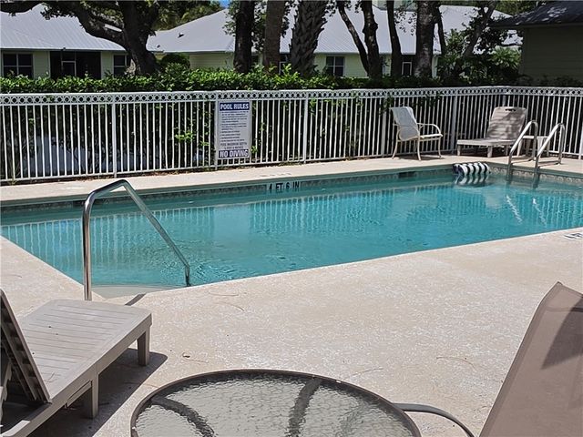 417 Pineapple Square SW 417, Vero Beach, FL 32962