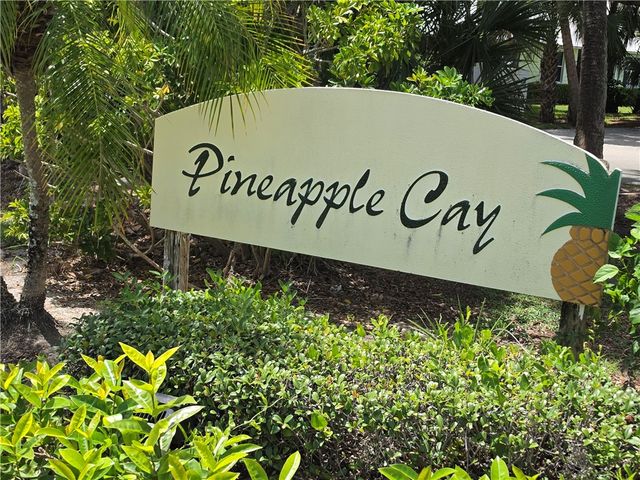 417 Pineapple Square SW 417, Vero Beach, FL 32962