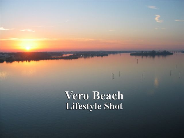 417 Pineapple Square SW 417, Vero Beach, FL 32962