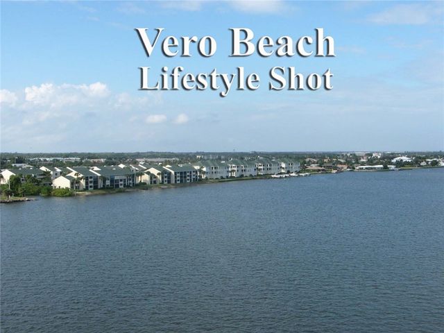 417 Pineapple Square SW 417, Vero Beach, FL 32962
