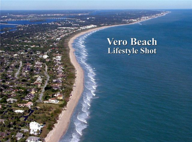 417 Pineapple Square SW 417, Vero Beach, FL 32962