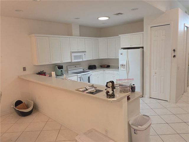 417 Pineapple Square SW 417, Vero Beach, FL 32962