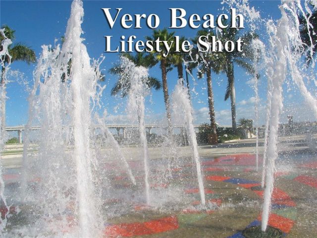 417 Pineapple Square SW 417, Vero Beach, FL 32962