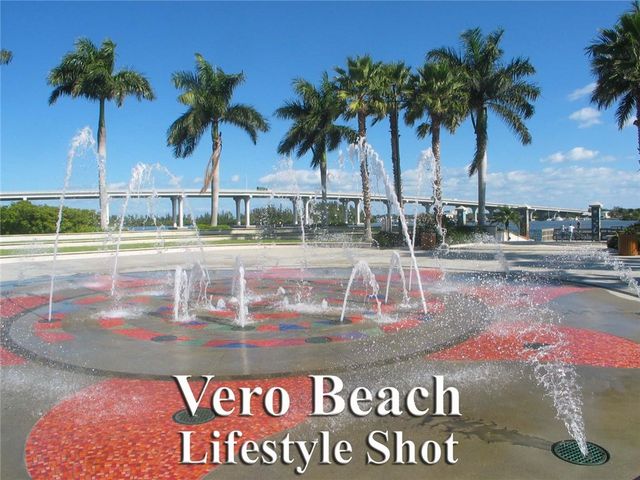 417 Pineapple Square SW 417, Vero Beach, FL 32962