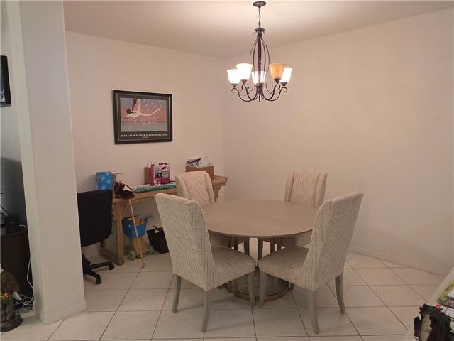 417 Pineapple Square SW 417, Vero Beach, FL 32962