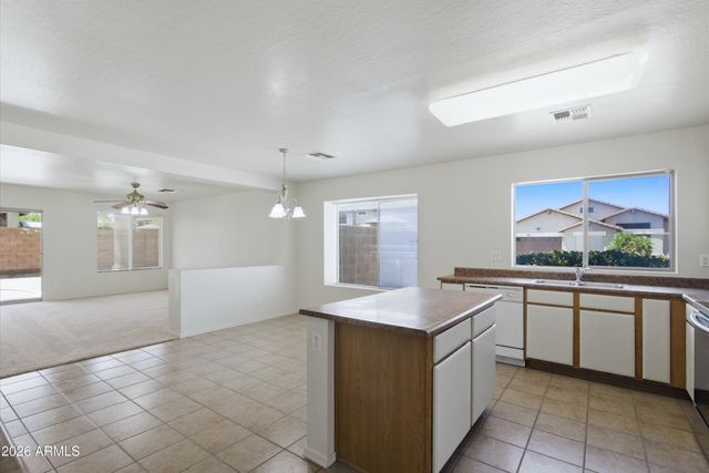 2933 W MALDONADO Road, Phoenix, AZ 85041